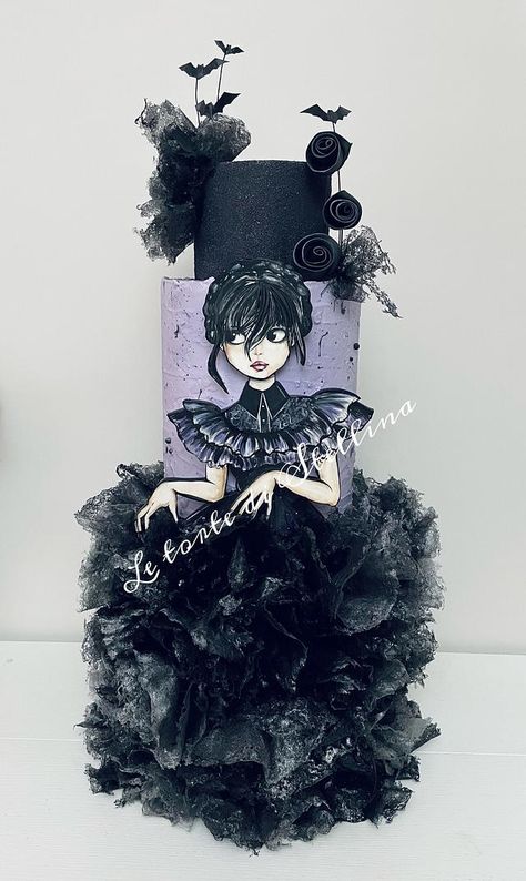 Wednesday Addams Birthday Party, Addams Family Theme Party, Wednesday Addams Birthday, Addams Family Theme, Themed Birthday Cakes, Pretty Birthday Cakes, Cute Birthday Cakes, Birthday Party Cake, Halloween Cakes