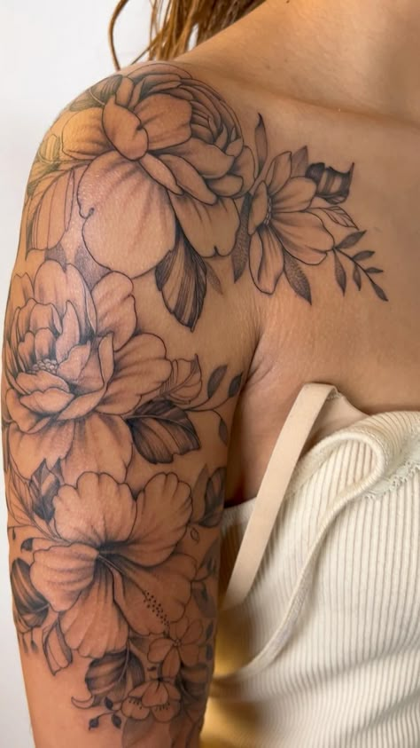 Arm Wrap Flower Tattoos For Women, Shoulder Tattoos For Women Half Sleeves, Pretty Flower Sleeve Tattoos, Floral Tattoo Half Sleeve Shoulder, Flowers On Arm Tattoo Half Sleeves, Shoulder To Hand Tattoo, Poppy Flower Half Sleeve Tattoo, Shoulder Cap Tattoo Floral, Flower Half Sleeve Tattoos For Women Color