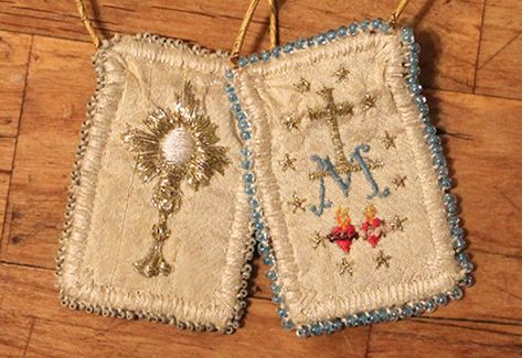 Quick Embroidery, Saint Martha, Religious Embroidery, Catholic Decor, Catholic Crafts, Vintage Needlework, Catholic Jewelry, Saint John, Vintage Embroidery