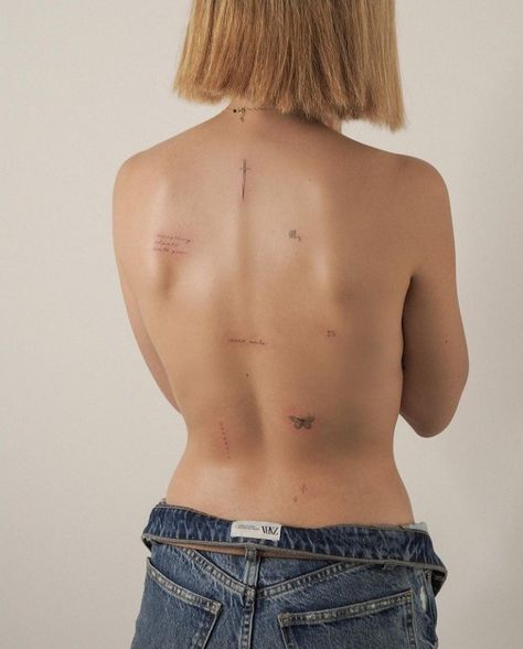 Back Concept Tattoo, Mini Back Tattoo Women, Back Small Tattoo Women, Small Back Tattoo Placement, Back Tattoos Fine Line, Micro Tattoo Placement, Back Sticker Tattoo, Back Tattoo Concept, Back Tattoo Minimalist