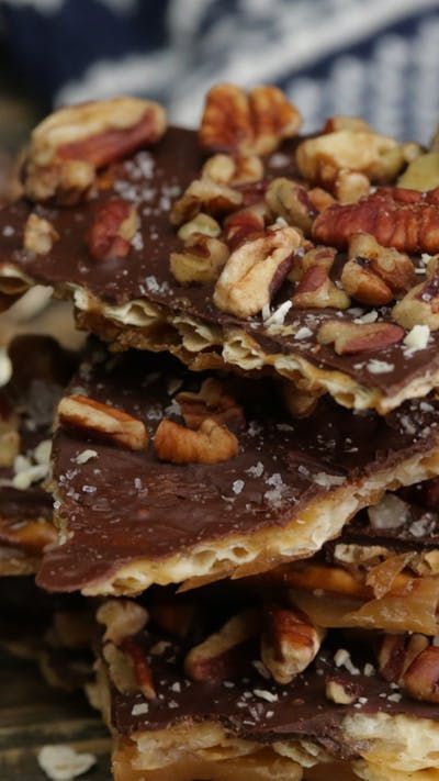 Matzo Brittle Recipe, Matzah Recipes, Kosher Food, Salted Toffee, Jewish Holiday Recipes, Passover Desserts, Jewish Stuff, Coarse Salt, Passover Recipes