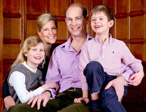 Prince Edward and wife Sophie Wessex take children out for horse ride - hellomagazine.com Sophie Rhys Jones, Louise Mountbatten, Queen And Prince Phillip, Princesa Charlotte, Viscount Severn, 54th Birthday, Princesa Real, English Royal Family, Lady Louise Windsor