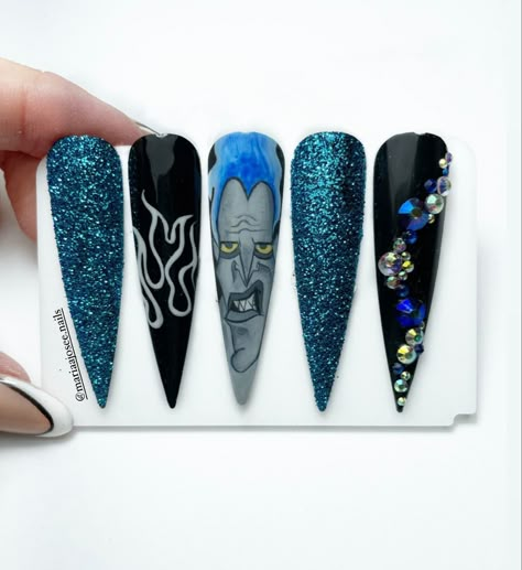 #nails #nailsofinstagram #nailsart #nailstagram #nailsdesign #nailsonfleek #nailsoftheday #nailsdisney #nailsdibujos Hercules Nail Art, Hades Nails Disney, Hercules Nails, Hades Nails, Nails Retro, Hades Hercules, Hercules Disney, Disney Hercules, Uñas Acrilicas