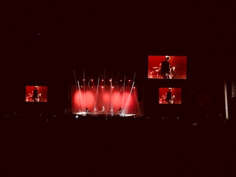 Interpol Turn on the bright lights Pepsi Center  CDMX  18.10.17 Paul Banks, Pepsi Center, Bright Lights, Liam Payne, Banks, Turn Ons, Concert, Collage, Lighting