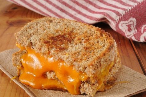 Reminisce on those childhood memories with an updated healthy version of grilled cheese! #recipes 3 Ingredient Dinners, Grill Cheese Sandwich Recipes, Classic Grilled Cheese, Cheese Sandwich Recipes, Gluten Free Flour Blend, Dinners To Make, Cheese Snacks, Baked Chicken Parmesan, Grilled Cheese Sandwich