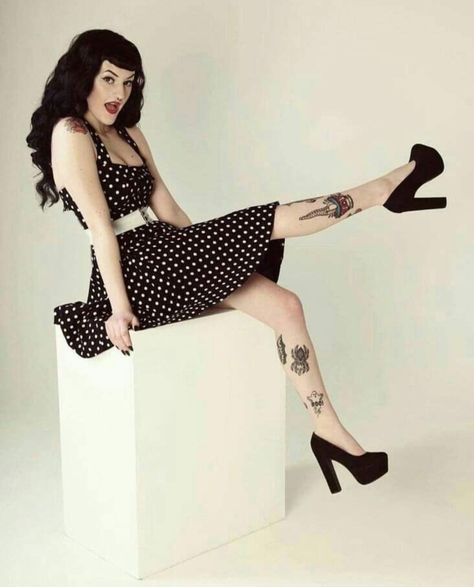 Gothabilly Fashion, Goth Pinup, Witch Style, Rockabilly Looks, Goth Outfit Ideas, Dark Beauty Photography, Rockabilly Girl, Pin Up Outfits, Birmingham Uk