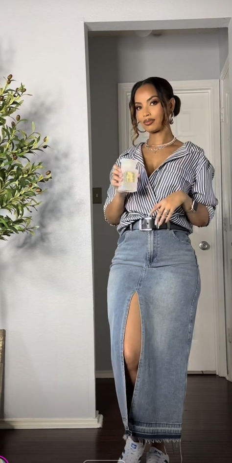 #office #summer #outfits #ideas Looks Total Jeans, Corporate Baddie, Stylish Work Attire, Effortlessly Chic Outfits, Classy Casual Outfits, Stylish Work Outfits, Classy Casual, Casual Chic Outfit, Modest Fashion Outfits