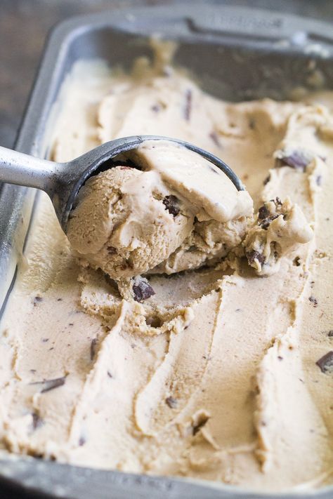 This easy dairy-free, paleo and vegan espresso chocolate chip ice cream has the perfect balance of coffee flavor and dark chocolate chips. The ingredients are quickly blended and then churned for a rich, creamy and healthy ice cream! Reeses Ice Cream, Paleo Ice Cream, Coffee Desserts, Food Reference, Peach Ice Cream, Dairy Free Ice Cream, Coffee Ice, Chocolate Chip Ice Cream, No Churn Ice Cream