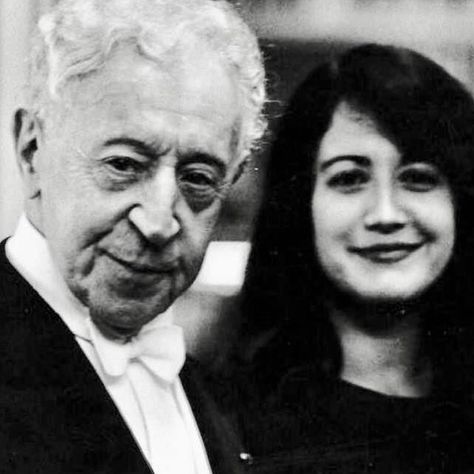 Martha Argerich, Classical Piano Music, Lady Of The Moon, Arthur Rubinstein, Glenn Gould, Robert Schumann, Khatia Buniatishvili, Classical Composers, Classical Piano