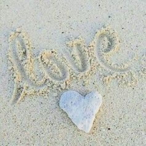 Wow Photo, Heart In Nature, The Word Love, Twin Flame Love, I Love The Beach, Word Love, Beach Quotes, Beach Time, Beach Scenes