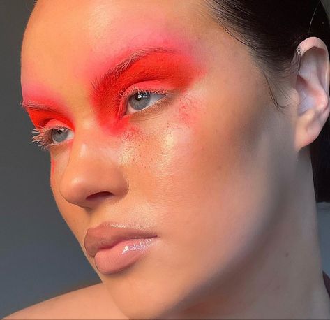 No Eyebrows Makeup Look Editorial, Aoife Makeup, Aoife Cullen, Arab Night, Cyberpunk Makeup, Fire Makeup, 80s Makeup, Eye Makeup Pictures, Beauty Hair Makeup