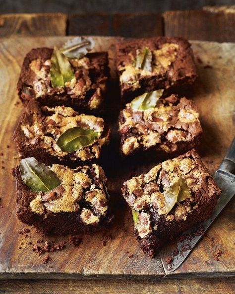 Chocolate rye brownies with bay and almonds Rye Brownies, Gill Meller, Topped Brownies, Claire Ptak, Blondie Recipe, Uk Recipes, Magazine Recipes, Sbs Food, Cake Pie