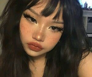 Y2k Face, Round Face, Makeup Inspo, We Heart It, Lost, Makeup, Make Up