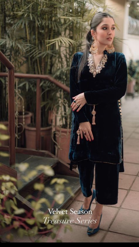 Full Sleeve Suit, Velvet Suit Design, Dabka Work, Velvet Dress Designs, Pakistani Fashion Party Wear, Casual Indian Fashion, Pakistani Fashion Casual, Pakistani Dresses Casual, Velvet Suit