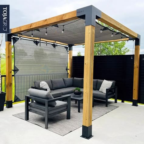 Toja Grid Pergola, Pergola Corner, Diy Pergola Kits, Toja Grid, Corner Pergola, House Exterior Paint, Backyard Buildings, Modern Pergola, Modern Bungalow House