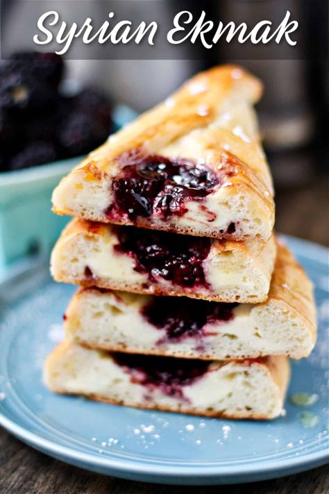 Syrian Sweet Bread with honey Polish Sweets, Bread With Honey, East Recipes, Syrian Food, Bread Designs, Bread Starter, Fair Food, Food And Recipes, Kitchen Stories