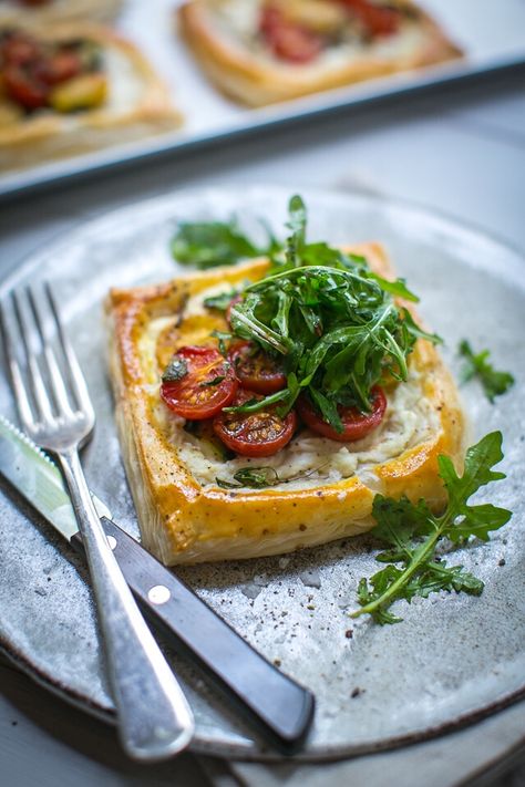 Ricotta Puff Pastry, Tomato Tarts, Puff Pastry Tarts, Maltese Food, Savory Puff Pastry, Summer Starter, Donal Skehan, Yummy Bites, Puff Pastry Tart