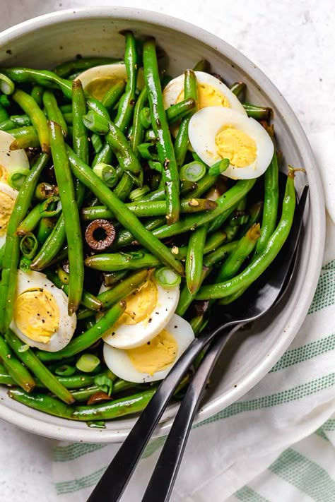 String Bean Salad Beans And Eggs, Balsamic Green Beans, Green Bean Salad Recipes, Easy Green Beans, Parmesan Green Beans, Bean Salad Recipe, Chicken Green Beans, Green Bean Salad, Green Bean Salads