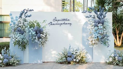 Wedding Backdrop Design Blue, Blue Wedding Photobooth, Elegant Wedding Backdrop Receptions, Wedding Decorations Indoor Elegant, Red Gold Wedding Decorations, Soft Blue Wedding, Pastel Wedding Theme, Boho Wedding Backdrop, Reception Stage Decor