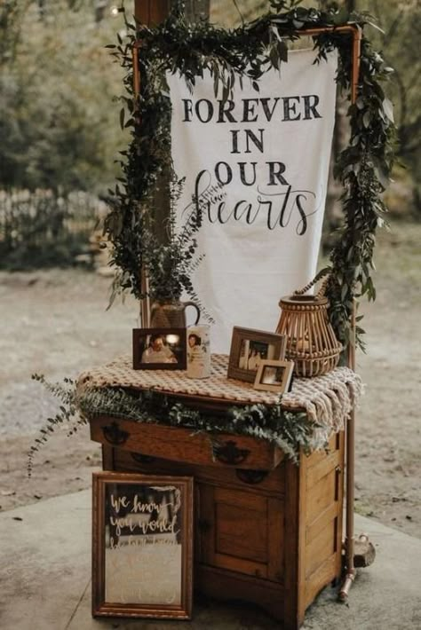 Rustic Art Deco Wedding, Western Isle Runner, Country Vowel Renewal Ideas, Western Sign In Table, Simple Country Wedding Ideas Outdoor Ceremony, Rustic Boho Wedding Round Table Decor, October Western Wedding, Western Boho Wedding Reception, Western Forest Wedding