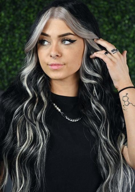 Perimeter Hair Color, Black With Blonde Highlights, Black Hair With Blonde Highlights, Black And Silver Hair, Black And Grey Hair, Black And White Hair, White Hair Color, Hair Color Underneath, Me And My Friend