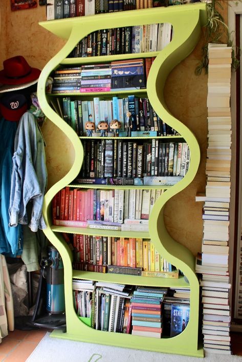 Old Book Shelf, Library Bookshelves, Cool Bookshelves, Cool Woodworking Projects, Home Libraries, Old Book, Ideas Creative, Home Library, Book Shelf