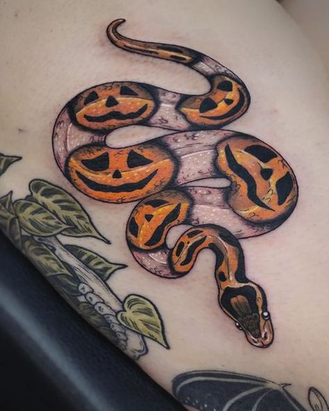 Tattoo Art Ideas, Pied Ball Python, Pumpkin Tattoo, Funky Tattoos, Tattoo Style Drawings, Ball Python, Time Tattoos, Snake Tattoo, Unique Tattoo