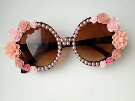 Sunglasses Decoration, Cosplay Items, Diy Sunglasses, Fun Sunglasses, Embellished Sunglasses, Bling Sunglasses, Beaded Sunglasses, Jewels Diy, Festival Sunglasses