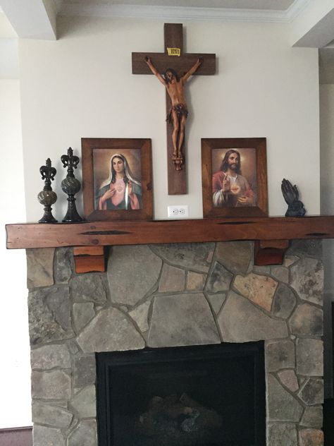 Simple just like I wanted. Mama Mary and Jesus pray for us. Christian Home Altar Ideas, Christian Altar Ideas For Home, Christian Alter Designs For Home, Virgen Mary Altar At Home, Catholic Home Altar Ideas Living Rooms, Home Altar Christian, Family Altar, Home Altar Catholic, Prayer Room Ideas