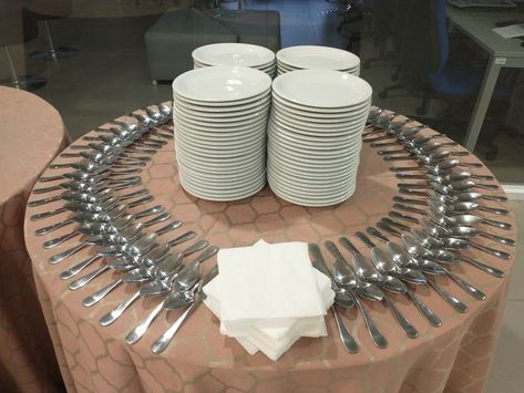 Cutlery Display Ideas, Wedding Buffet Table Decor, Buffet Setup, Table Setting Etiquette, Buffet Set Up, Catering Table, 60th Birthday Party Decorations, Amazing Food Platters, Catering Food Displays