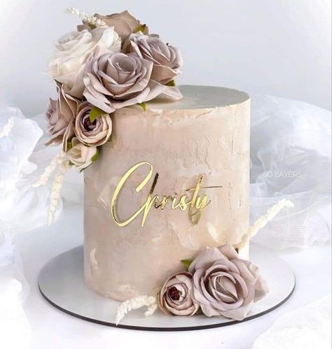 Champagne Colored Cake, Female 60th Birthday Cake, Beige Cake Ideas, Classy Cakes Birthday For Women, Luxury Cakes Birthday For Women, Beige Wedding Cake, Beige Cake, Art Party Cakes, Nude Cake