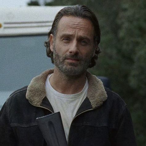 Zombie Walk, Andrew Lincoln, Rick Grimes, Zombie Apocalypse, Staying Alive, The Walking Dead, Book Series, Profile Picture, Comic Books