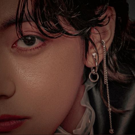 Taehyung from bts details high quality icon dark brown hair earrings eyes filter kpop tae v Hair Earrings, Taehyung Selca, Korean Drama Quotes, Hair Icon, Brown Wallpaper, Kim Taehyung Wallpaper, Dark Brown Hair, Brown Aesthetic, Bts Face