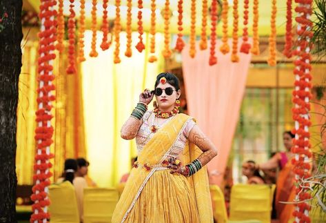 Haldhi Stills Bride Groom, Haldhi Stills Bride, Haldi Photography Ideas For Bride, Haldi Stills, Haldi Photography Ideas, Haldi Pose, Groom Haldi, Haldi Shoot, Haldi Photos