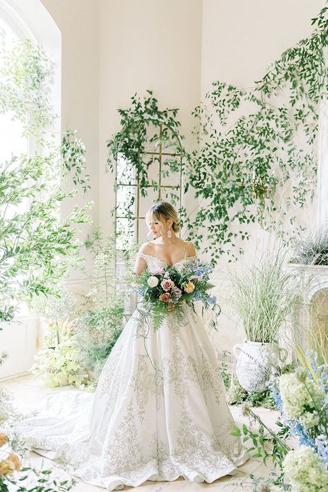 Fairy Garden Wedding Ideas Indoor, Garden Theme Wedding Indoor, Indoor Garden Wedding Ceremony, Indoor Secret Garden Wedding, Forest Wedding Aesthetic Indoors, English Garden Wedding Theme, Indoor Garden Wedding, French Wedding Venues, Enchanted Garden Wedding