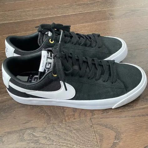 Nike SB Zoom Blazer Low GT - Black/White - Size 9 Nike Sb Zoom Blazer, Nike Sb Zoom, Jason Markk, Blazer Low, Skate Shoe, Black Gums, Nike Blazer, Nike Zoom, Nike Sb