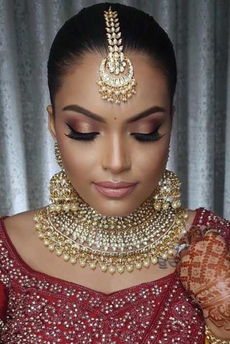 Dulhan Eye Makeup, Festive Makeup Looks Indian, Indian Bridal Makeup For Dark Skin, Dusky Skin Makeup Indian Bride, Indian Bridal Eye Makeup, Indian Wedding Night, Wedding Buns, Bridal Hmu, Bridal Makeup Indian Wedding