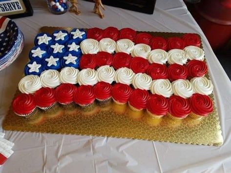 Welcome Home Dessert Ideas, Veterans Party Ideas, Flag Desserts 4th Of July, Airforce Cupcakes Ideas, Easy Office Desserts, American Flag Cupcake Cake, Welcome To Usa Party Ideas, Air Force Retirement Cake Ideas, Veterans Day Party Ideas