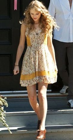 Country casual Taylor Swift Street Style, Taylor Swift Fearless, All About Taylor Swift, Taylor Swift Wallpaper, Long Live Taylor Swift, Live Taylor, Taylor Swift 13, Taylor Swift Pictures, Taylor Swift Style