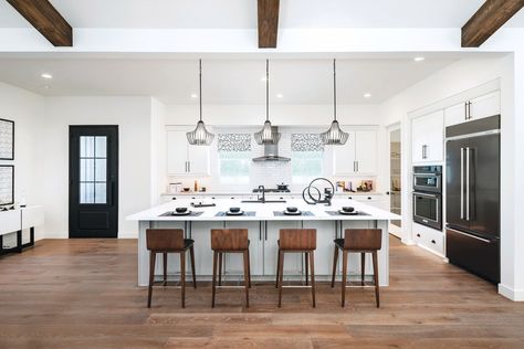 29 Ideas for Perfect Kitchen Islands With Seating Designs | Build Beautiful Modern Big Kitchen Design, Modern Big Kitchen, L Shaped Island With Seating, L Shape Kitchen With Island, L Shaped Kitchen With Island, Big Kitchen Design, Sleek Kitchen Design, L Shape Kitchen, L Shaped Island