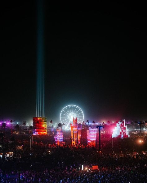 Coachella (@coachella) • Instagram photos and videos Coachella Photography, 2016 Coachella, Coachella Instagram, Old Cds, Cold Summer, Coachella Festival, Summer Breeze, At Night, Bohemian Style