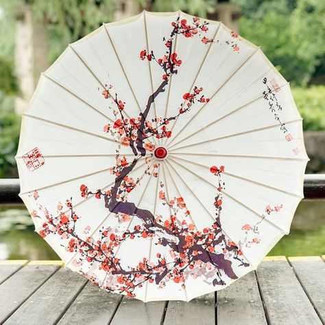 Chinese Parasol, Asian Umbrella, Oil Paper Umbrella, Chinese Umbrella, Traditional Decoration, Cherry Blossom Theme, Japanese Christmas, Cute Umbrellas, Japanese Umbrella