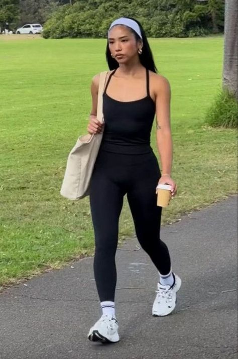 Gym Girlie, Pilates Outfit, Modele Fitness, Gymwear Outfits, Working Out Outfits, Cute Workout Outfits, Fitness Wear Outfits, Gym Aesthetic, Cute Gym Outfits