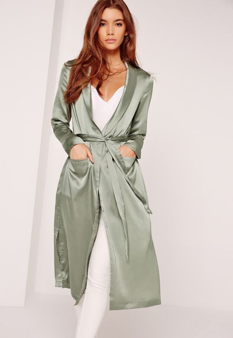 A Sleek Satin Duster From Missguided Duster Outfit, Outer Satin, Women Silk Robe, Satin Duster, Satin Coat, Bridal Party Robes, Satin Kimono, Duster Jacket, Pink Coat