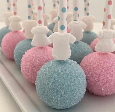 Gender Reveal Cakepops Ideas, Baby Shower Cake Pops Boy, Baby Shower Cakepops, Baby Treats, Gender Reveal Candy, Gender Reveal Cake Pops, Gender Reveal Food, Decorating Desserts, Baby Reveal Cakes