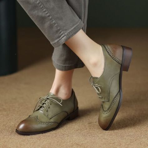 Oxford shoes - shop women's oxfords shoes at Chiko Shoes How To Style Oxford Shoes Women, Oxford Shoes Women, Leather Oxfords Women, Oxford Shoes Style, Brogues Style, Rough Heels, Lace Up Block Heel, Retro Fashion Women, Women Oxford Shoes