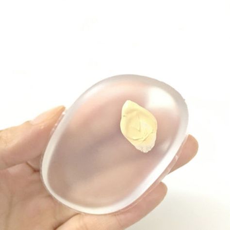 AngelSale - Silicone Make-up Applicator and Blender Sponge, $5.99 (http://www.angelsale.com/apparel-accessories/silicone-make-up-applicator-and-blender-sponge/) Silicone Makeup Sponge, Inexpensive Makeup, Silicone Sponge, Too Much Makeup, Make Up Tools, Magnetic Eyelashes, Flawless Beauty, Beauty Sponge, Cc Cream