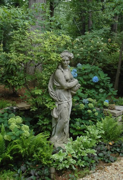 Alex Smith Garden Design, Ltd. | GARDEN DETAILS Garden Angel, Garden Escape, Pocket Garden, Garden Statuary, Lady's Mantle, Garden Figures, Garden Urns, Garden Makeover, Outdoor Gardens Design