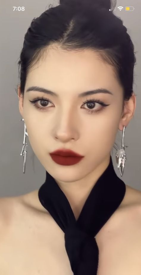 Red Lipstick Asian Makeup, Chinese Red Lip Makeup, Red Lips Korean Makeup, Red Lipstick Makeup Looks Asian, Korean Evening Makeup, Asian Makeup Red Lips, Asian Red Lip Makeup, Vampy Red Lipstick, Lipstick For Black Dress