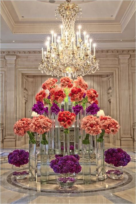 Jeff Leatham Flowers, Reception Room Design, Tall Vase Arrangements, Hotel Flower Arrangements, Jeff Leatham, Bride Groom Table, Hotel Flowers, English Garden Design, Unique Flower Arrangements